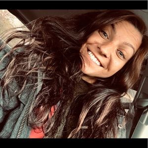 Meet your Posher, Kylee